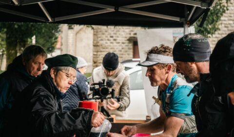 Coureurs au ravitaillement du Trail du Maquis du Vercors à Vassieux-en-Vercors